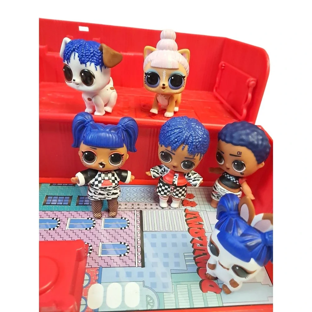 LOL Surprise OMG Downtown Closet Red Travel Case With Doll MGA Ent no key.